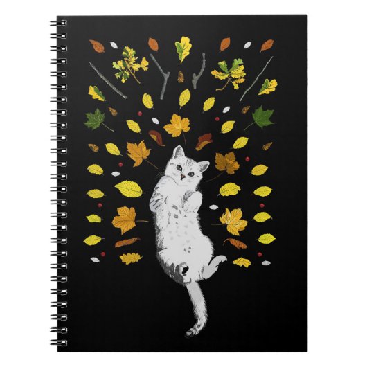 Witte kat met herfstbladeren notitieboek (Voorkant)