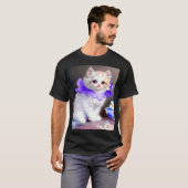 Witte kat met Paarse bloemkraag T-shirt (Voorkant volledig)