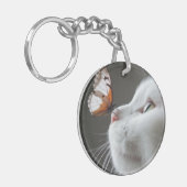 Witte kat met vlinder sleutelhanger (Voorkant Links)