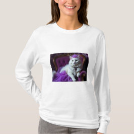 Witte kat op paarse fauteuil T-shirt