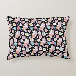 Witte kat pastel bloemmotief zwart romantisch bota accent kussen