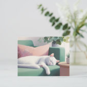 Witte kat slapen op een groene bank / kattenliefhe briefkaart (Staand voorkant)
