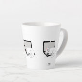 Witte kat slapen op laptop kleine latte Mok (Rechterhoek)