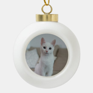 Witte kat   Zazzle_Growshop. Keramische Bal Ornament