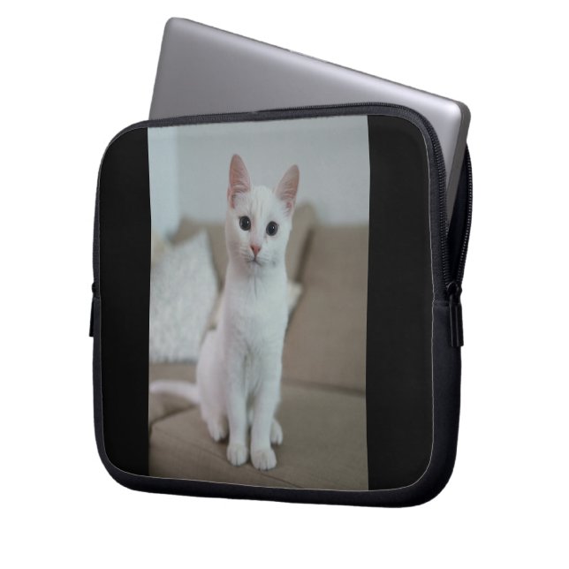 Witte kat | Zazzle_Growshop. Laptop Sleeve (Voorkant Links)