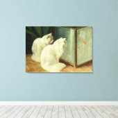 Witte katten die Goldfish bekijken Canvas Afdruk (Insitu (Houten vloer))