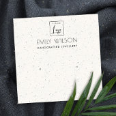 WITTE KERAMISCHE TEXTURE STUD EARRING DISPLAY LOGO VIERKANTE VISITEKAARTJE