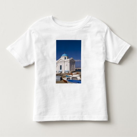 Witte kerk op het strand bij het Zee van de Egeïsc Kinder Shirts (Voorkant)