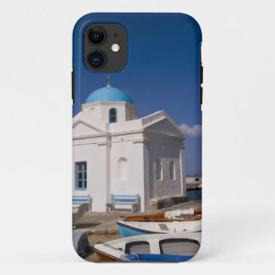 Witte kerk op het strand nabij de Egeïsche Zee op iPhone 11 Hoesje