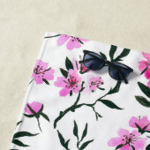 Witte kersenbloesem op wit strandlaken (In situ)