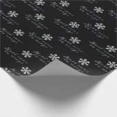 Witte kerst in Franse Script Dainty Snowflakes Cadeaupapier (Hoek)