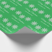 Witte kerst sneeuwvlokken Vrolijk kerstgroen Cadeaupapier (Hoek)