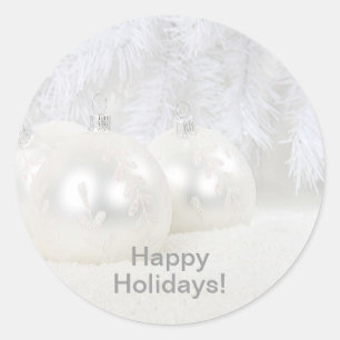Witte kerstballen op sneeuw & witte achtergrond ronde sticker