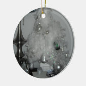 Witte kerstboom met veren en decoraties (Links)