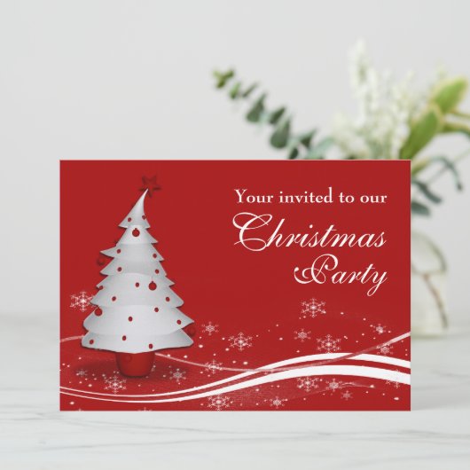 Witte kerstboom op rode achtergrond kaart (Staand voorkant)