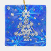 Witte kerstboomsnoep boven blauw keramisch ornament (Voorkant)