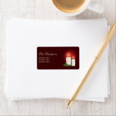 Witte kerstkaarsen op rood met aangepaste tekst etiket (Insitu)