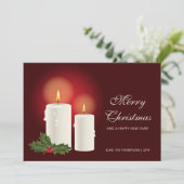 Witte kerstkaarsen op rood met aangepaste tekst feestdagenkaart (Staand voorkant)