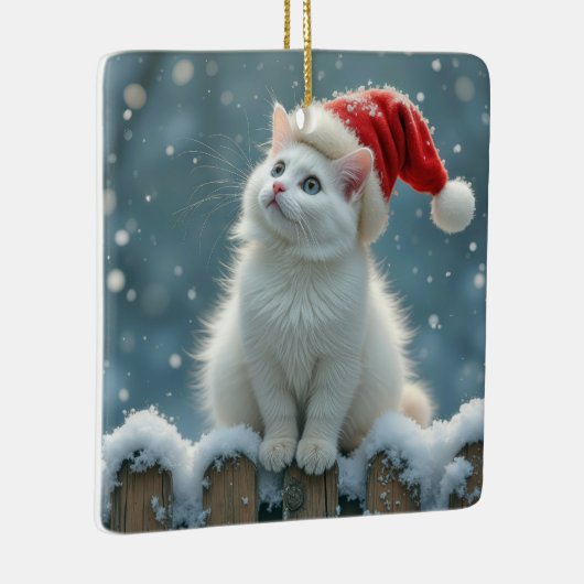 Witte kerstkat op een hek keramisch ornament (Rechts)