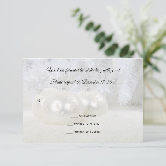 Witte kerstwinterbruiloft RSVP kaartje (Staand voorkant)