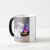 Witte Keuten met Roze en Paars Bloemen Magische Mok (Voorkant links)