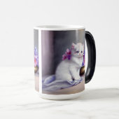 Witte Keuten met Roze en Paars Bloemen Magische Mok (Voorkant rechts)