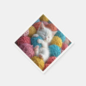 Witte kitten in garen ballen servet (Hoek)