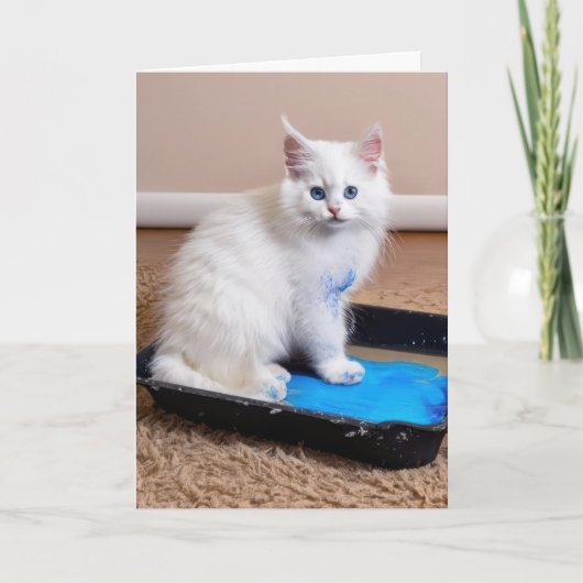 Witte kitten in verflade voor verjaardag kaart (Voorkant)