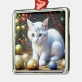 Witte Kitten Spelen met Gouden Kerstmis Ornamenten (Links)