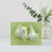 witte kittens en groene bloemen briefkaart (Staand voorkant)