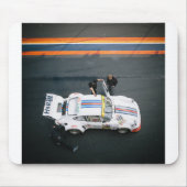 Witte klassieke racewagen muismat (Voorkant)