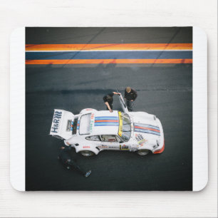 Witte klassieke racewagen muismat