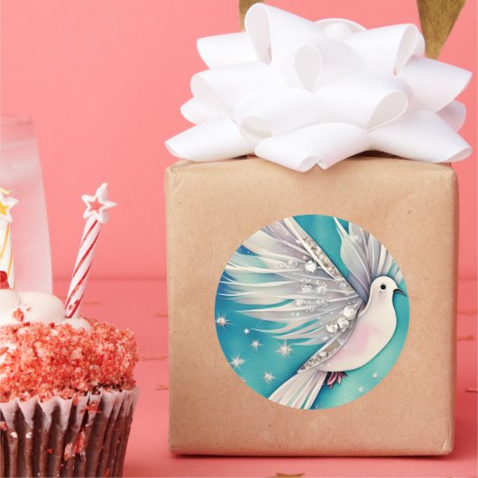 Witte kleine duif met vleugels ronde sticker (Feest)
