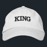 Witte Kleur Petten of Pet Koning tekst Century Let<br><div class="desc">Introductie van ons stijlvolle geborduurde Pet, een echte mix van mode en functionaliteit. King Text Name met zwarte kleurentekst en witte kleur geborduurde Petten of Petten. Font Name is Century, Font Size 60, King Black Color Text., Stijl type is Alternative Apparel Basic Verstelbaar Pet, Kleur type is Wit. onze geborduurde...</div>
