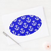 Witte kleuren op blauwe achtergrond ovale sticker (Envelop)