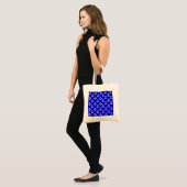 Witte kleuren op blauwe achtergrond tote bag (Voorkant (model))