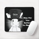 Witte konijn die je verwacht dat je de aangepaste  muismat (Met muis)