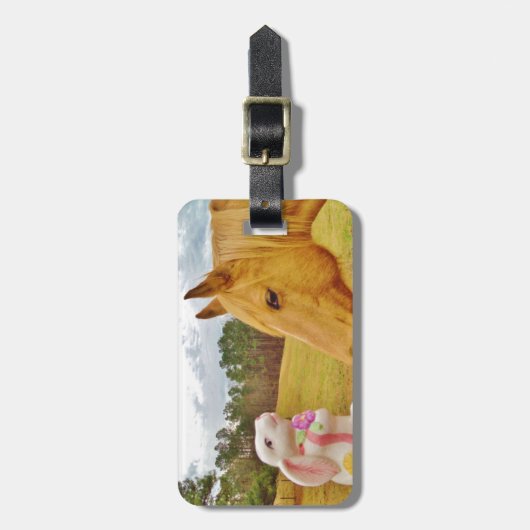 Witte konijn en Gele Paarden Bagagelabel (Voorkant verticaal)