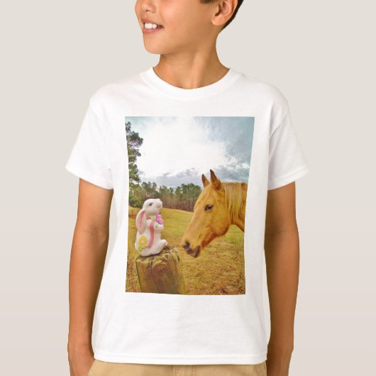 Witte konijn en Gele Paarden T-shirt (Voorkant)