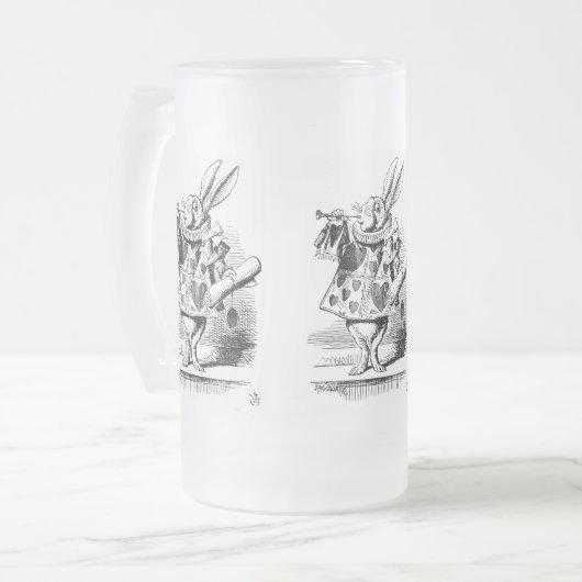 Witte konijn gekleed als Herald Matglas Bierpul (Voorkant links)