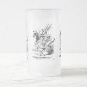 Witte konijn gekleed als Herald Matglas Bierpul (Center)