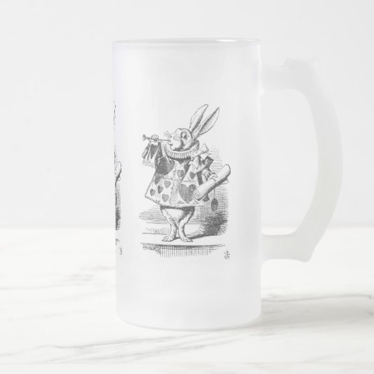 Witte konijn gekleed als Herald Matglas Bierpul (Rechts)