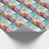 Witte konijn in een tulpentuin cadeaupapier (Hoek)