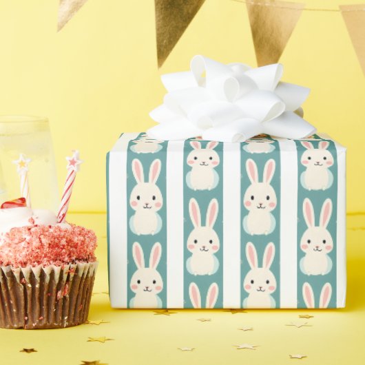 Witte konijntjes strepen cadeaupapier (Verjaardagsfeest)