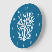 Witte koraal op blauw aquatisch leven grote klok (Hoek)