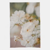 Witte Korbinrozen Botanische Natuurfoto Theedoek (Verticaal)