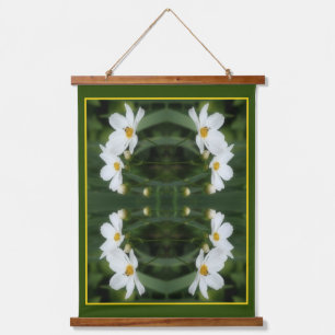 Witte kosmos bloemen en bij Abstract Hangend Wandkleed