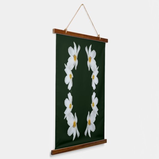 Witte kosmos bloemen en bij Abstract Hangend Wandkleed (Gebogen)