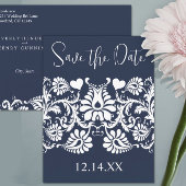 Witte  kreet op dieprijke periwinkle aankondigingskaart