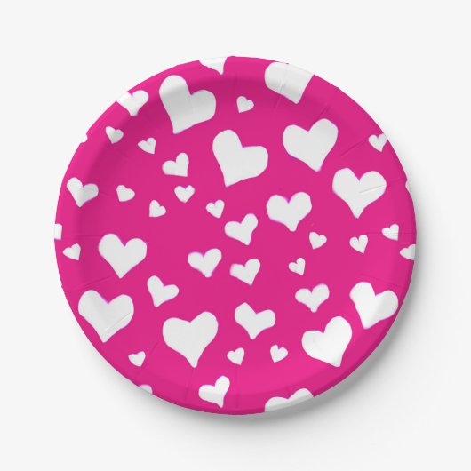 Witte krijtharten op fuchsia roze papieren bordje (Voorkant)
